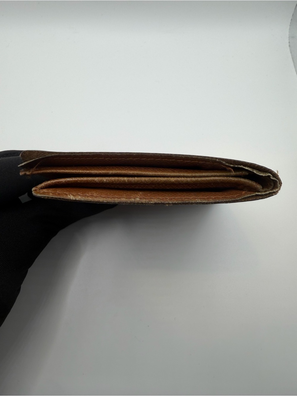 Louis Vuitton Marco Wallet - Picture 5 of 11